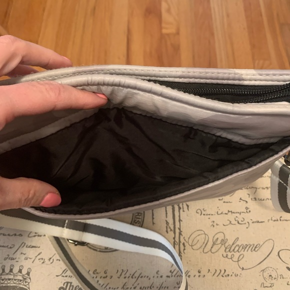 Think Royln light camouflage cross body with small pouch attached - Picture 3 of 5